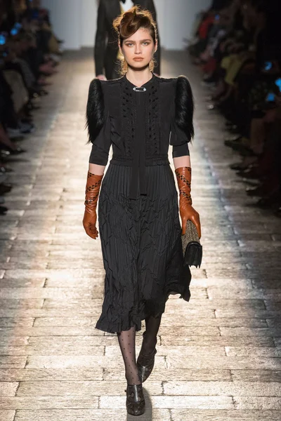 Look 46